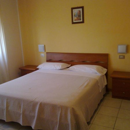קאסטיגליונה דל לאגו Hotel Trasimeno Bittarelli מראה חיצוני תמונה